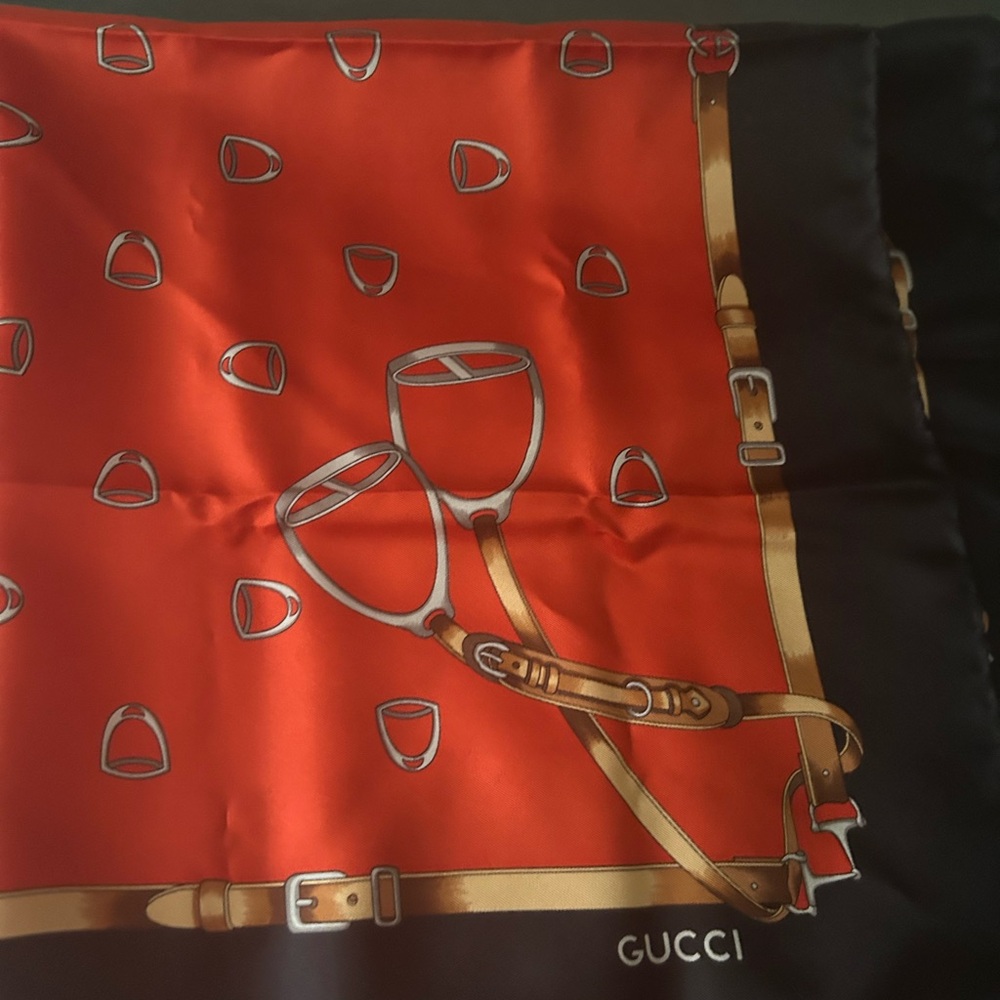 Gucci Red and Black Scarf 25x25